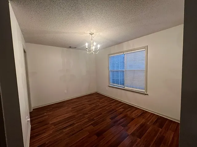 4 bed, 2.5 bath, $1,995 — Photo 4