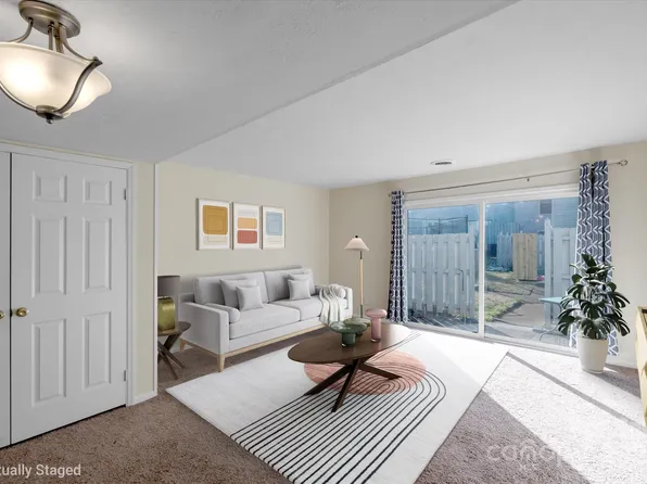 104 Southway Garden Rd, Arden, NC 28704