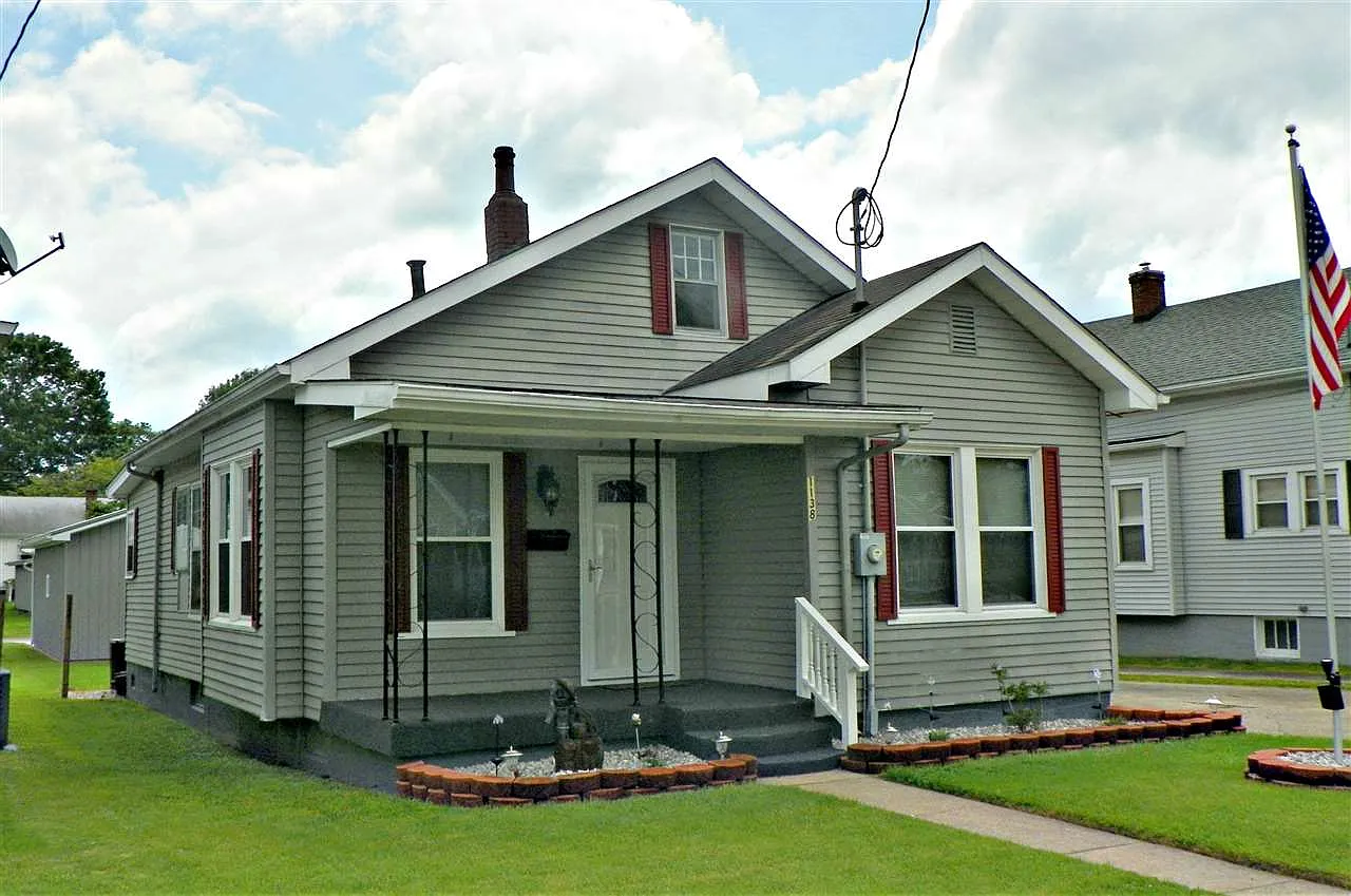 1138 10th St photo 1