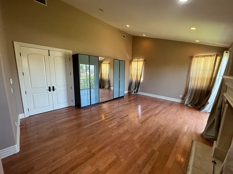 4960 Chimineas Ave — Photo 11