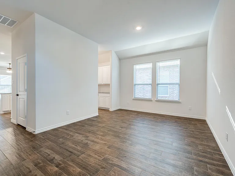 3127 Maverick Dr — Photo 5