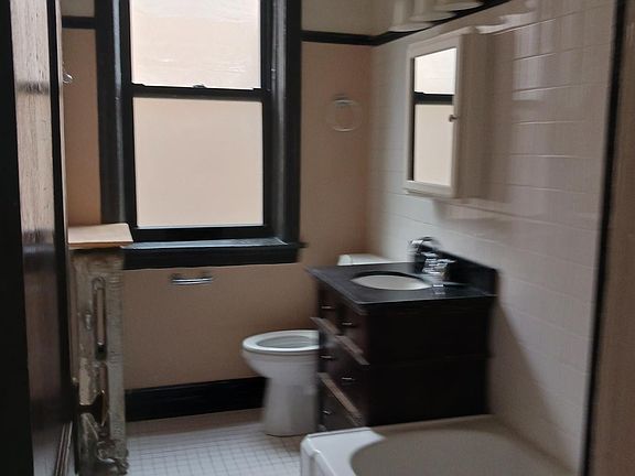 3rd image of 4827 N Winchester Ave #2