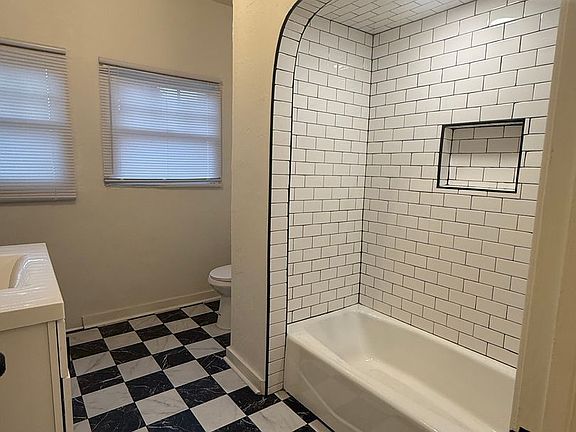 5th image of 492 S 1st Ave APT A