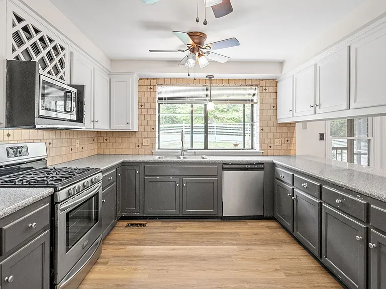 108 Rolling Meadow Dr — Photo 13