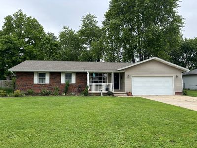 333 Northwood Ln, Salem, IL, 62881