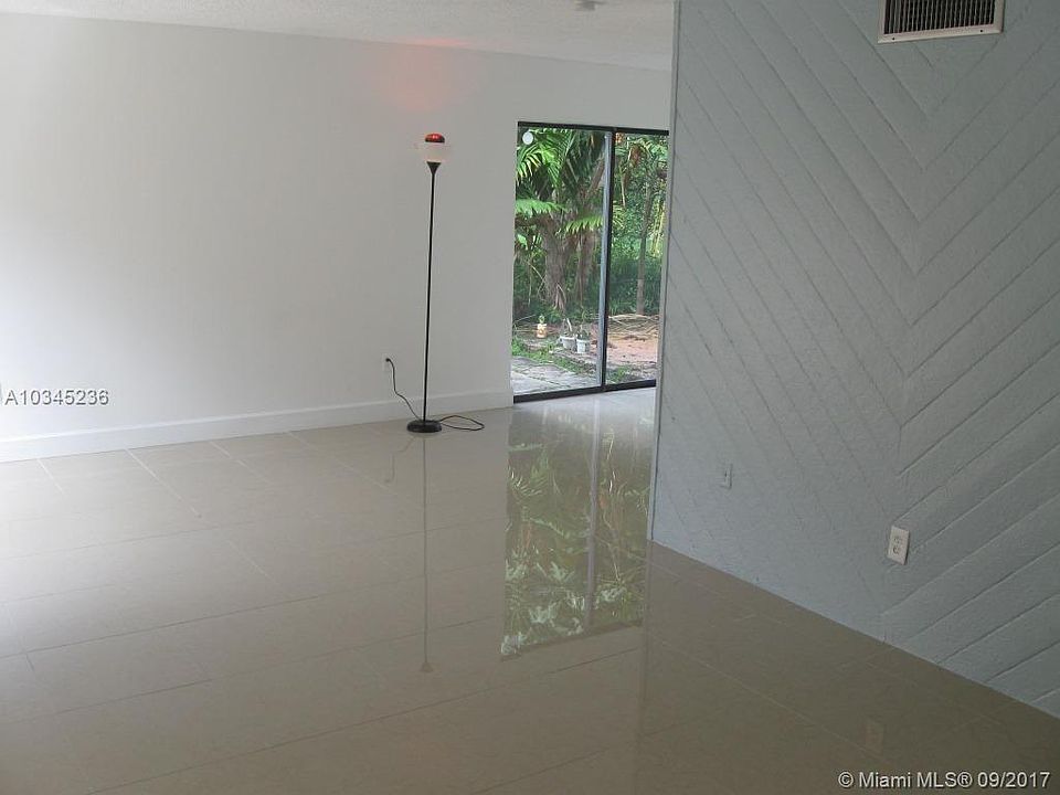 1st image of 15806 SW 91st Ct