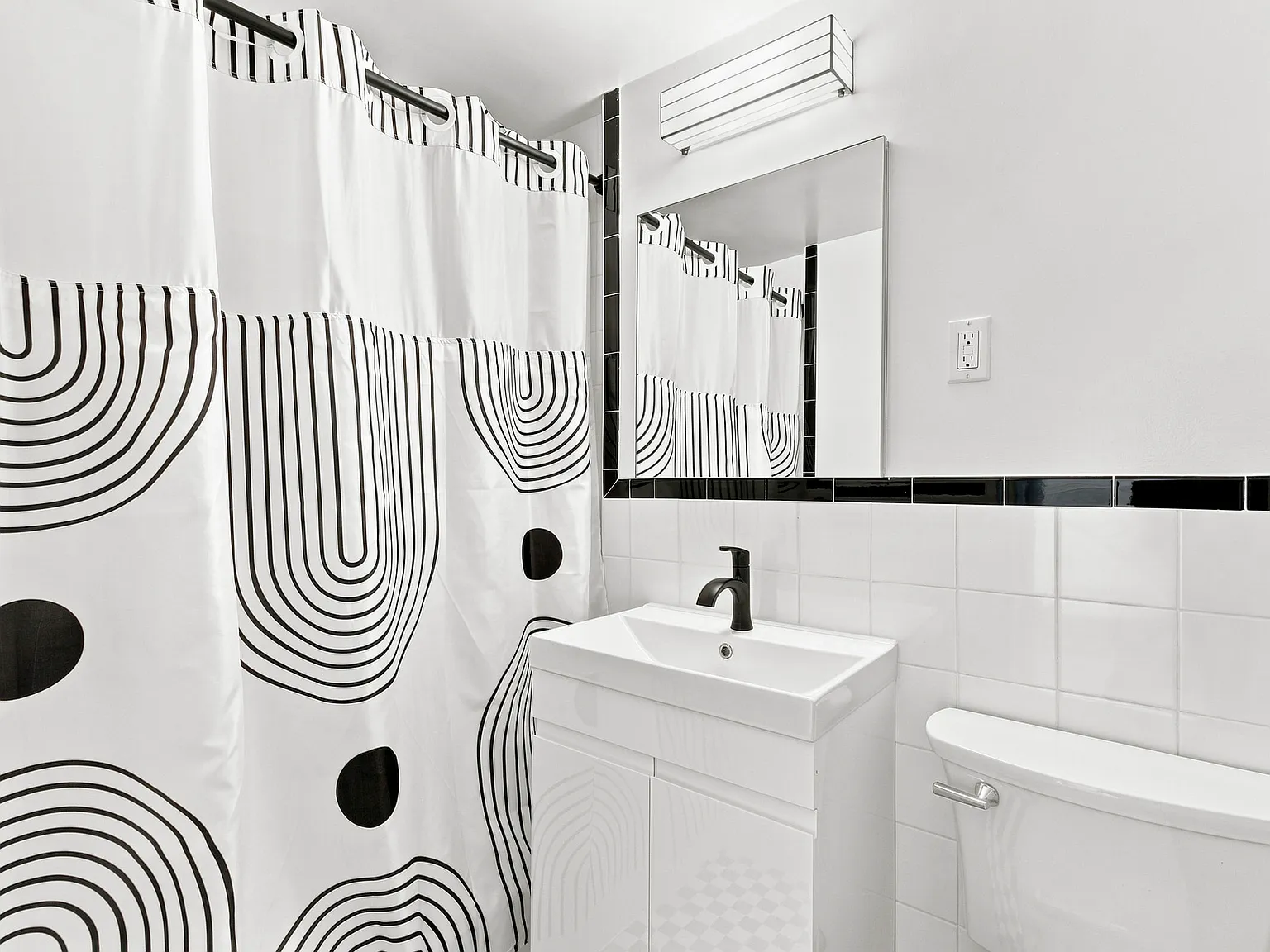 77 East 12th Street — Photo 4