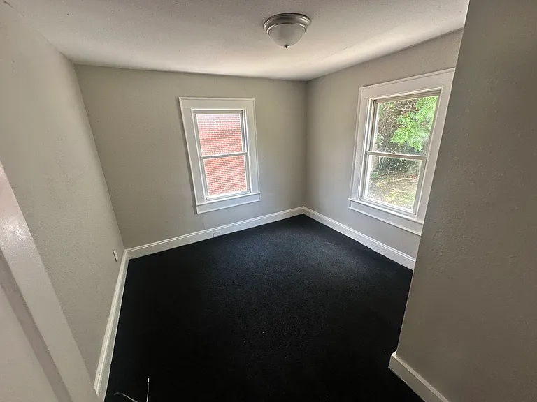 119 Carver Ave — Photo 3