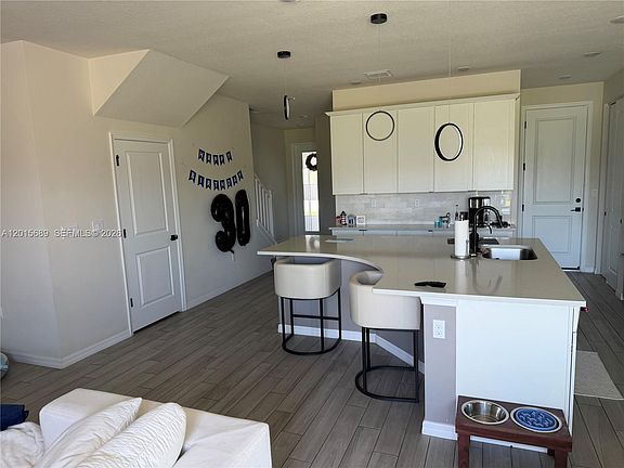 4th image of 2162 Appleton Cir N