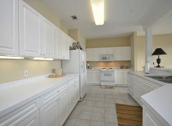 3rd image of 8555 Turnberry Ct