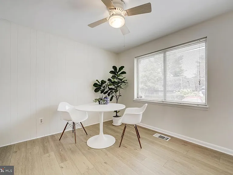 382 W Deer Park Rd — Photo 1