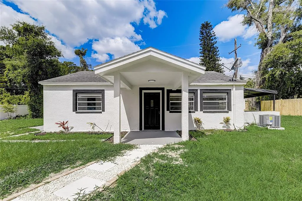 2 bed, 1.0 bath, 782 sqft, $2,800 — Photo 1