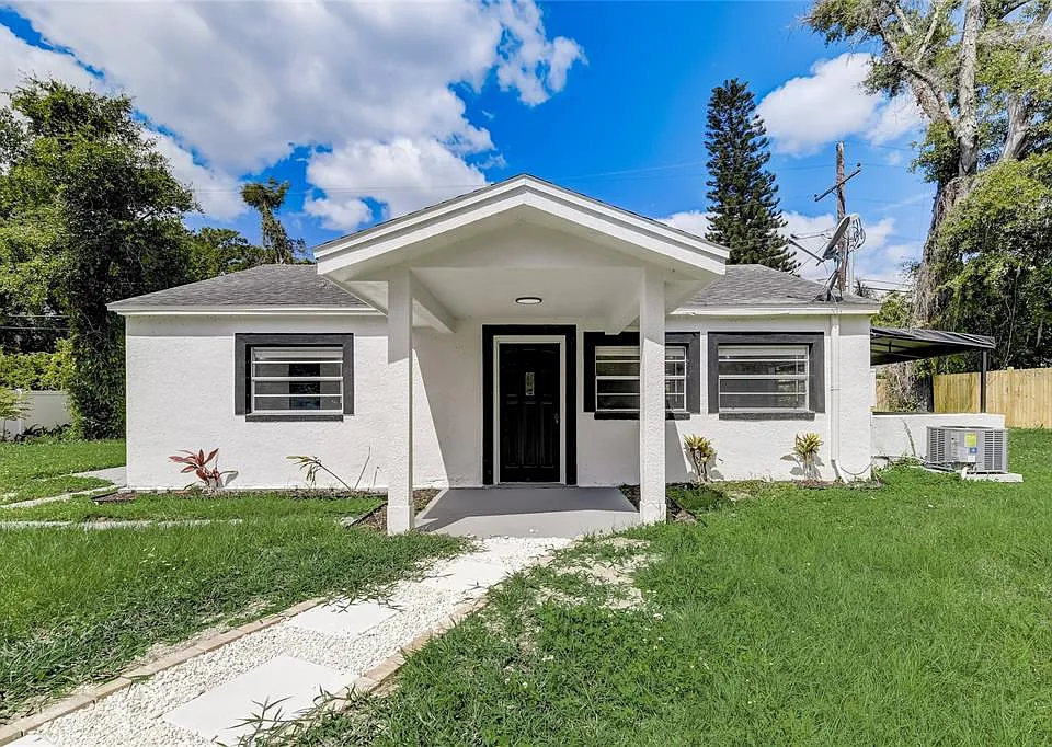 2600 S Crystal Lake Dr