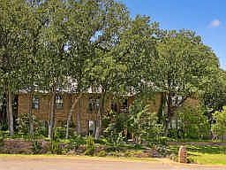 1st image of 3906 Woodstock Dr