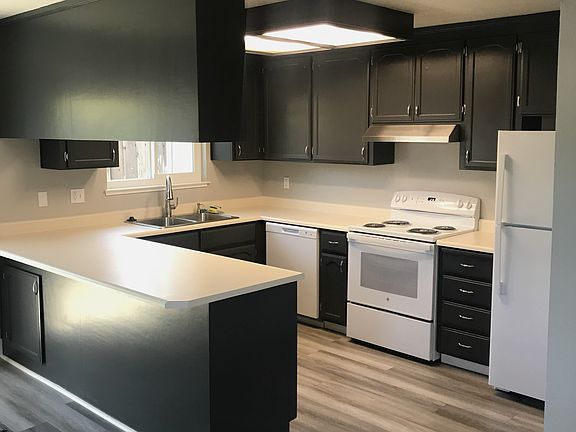 5th image of 2388 Parker Ave #4
