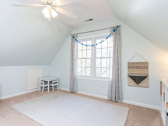 4th image of 102 Unaka Ct