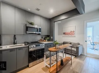 931 Carroll Street 1030 image 1 of 38