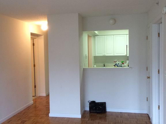 4th image of 3412 146th St #5FL
