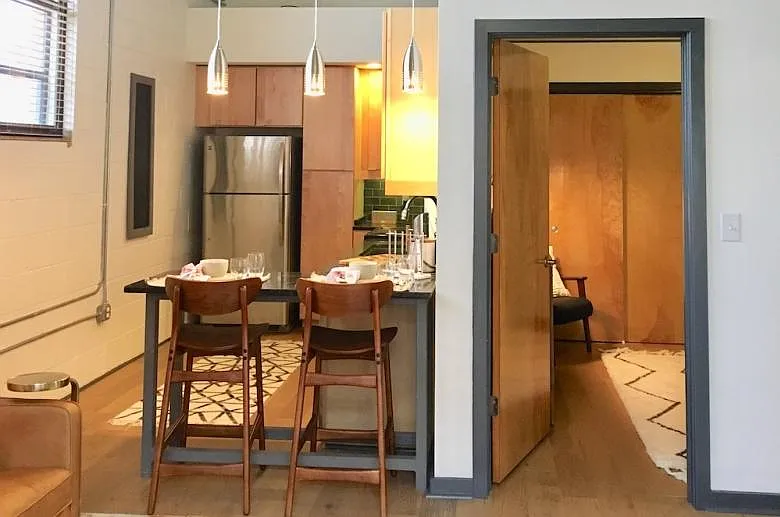 Plant 1 Apartments — Photo 3