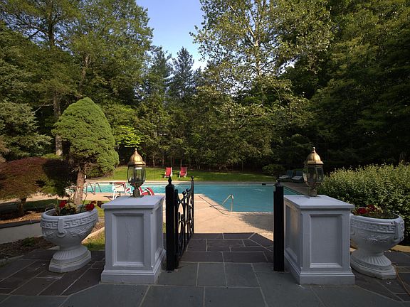 2nd image of 200 Hillside Ave #200