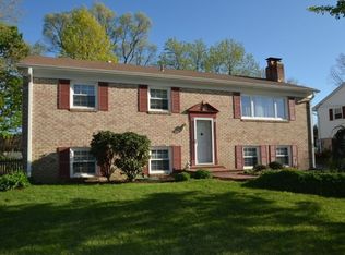 7707 Grovenor Ct, Alexandria, VA 22315