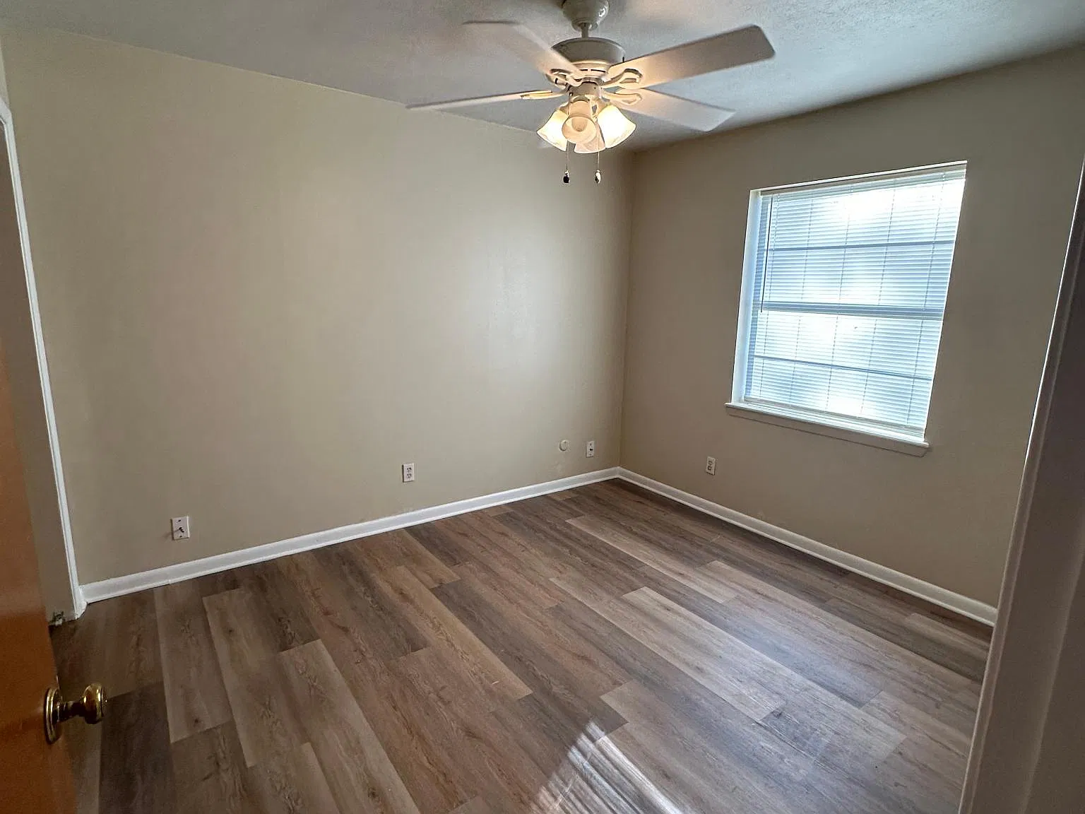 4711 Markwood Dr — Photo 2