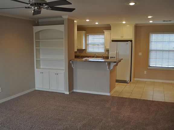 2nd image of 601 5th St Unit B