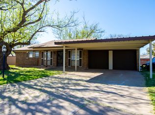 906 Dosia St, Iowa Park, TX 76367