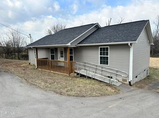 719 Parsonage Rd, Dandridge, TN 37725