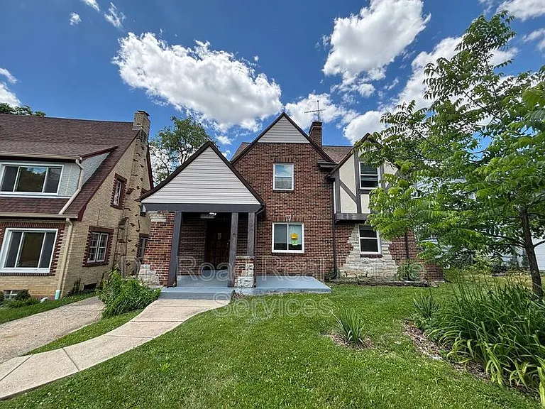 1927 Burroughs Dr — Photo 3