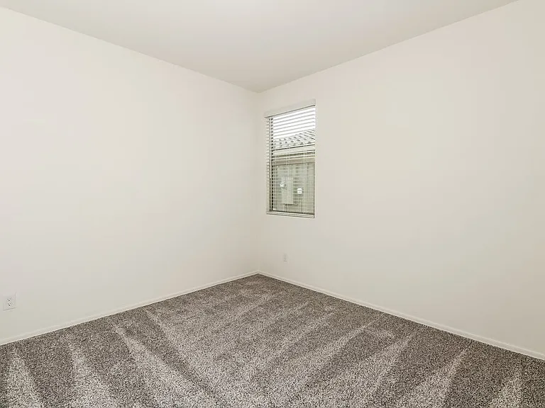 13146 N Grayson Dr — Photo 10