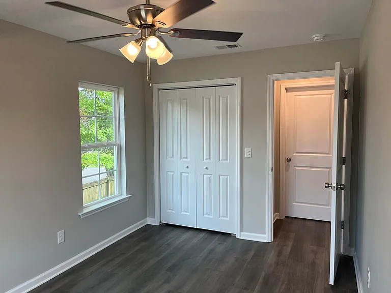 610 W Buena Vista Ave #4 — Photo 8