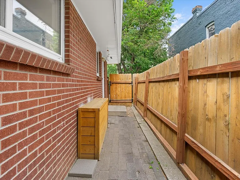3246 N Columbine St — Photo 25