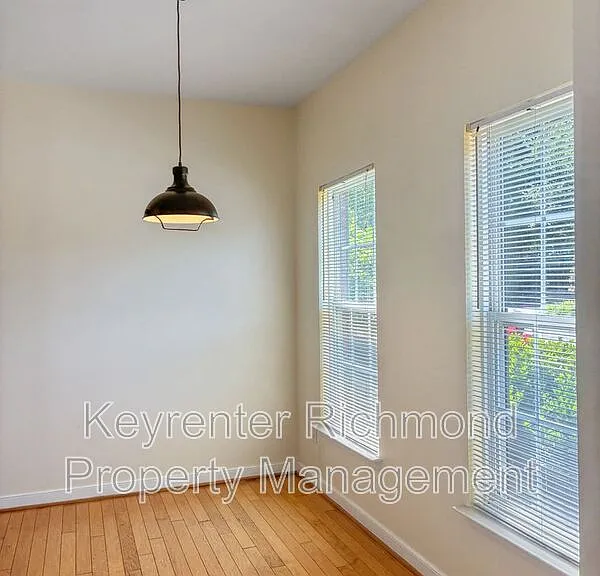 5904 Chapel Lawn Ter — Photo 2