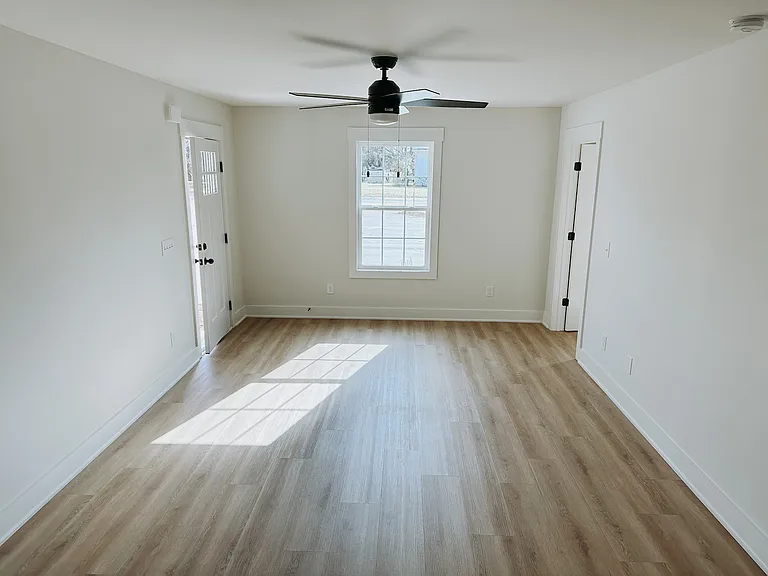 1108 W Main St — Photo 16