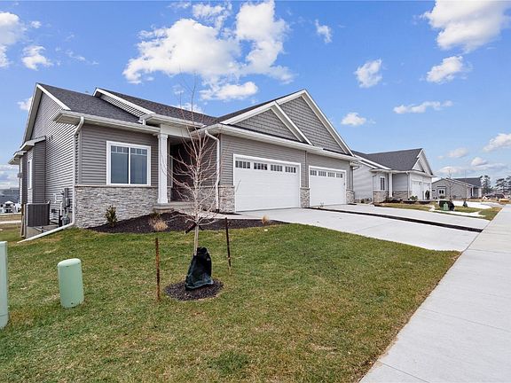 4th image of 1301 Berkshire Ln