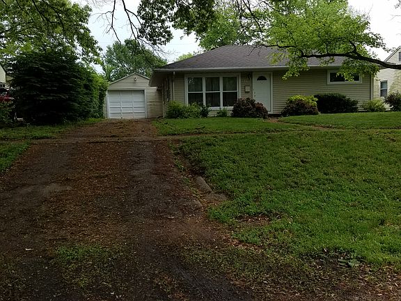 2nd image of 130 Aikman Pl