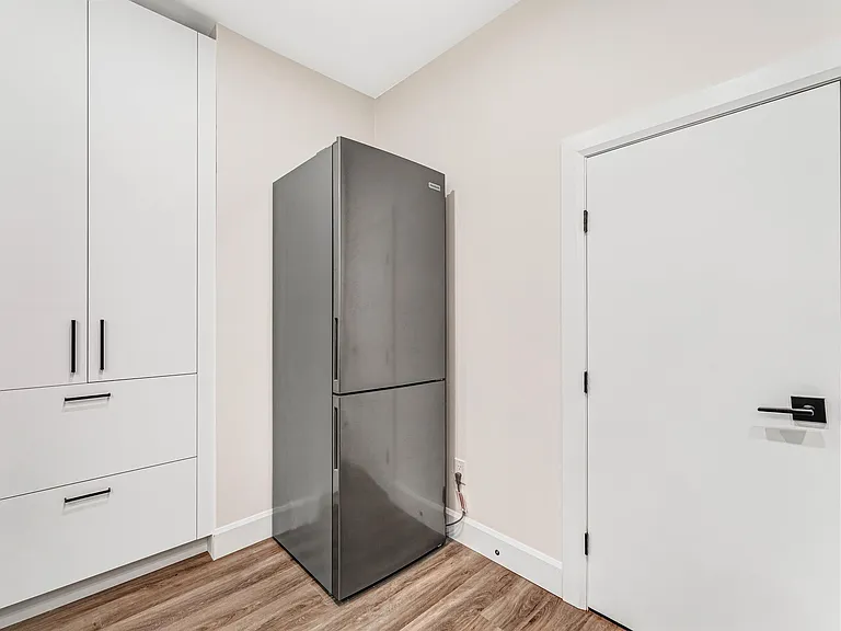 845 B Woodroffe Ave #C — Photo 7