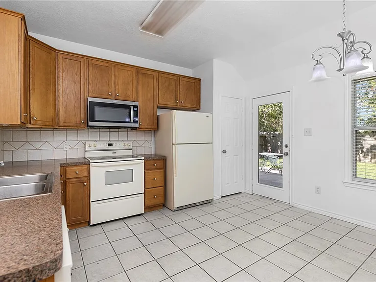 3511 Farah Dr — Photo 16