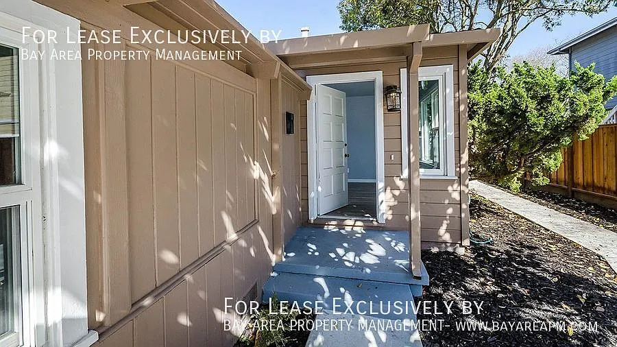 Remodeled 2bd/1ba duplex in beautiful Redwood City! — Photo 3