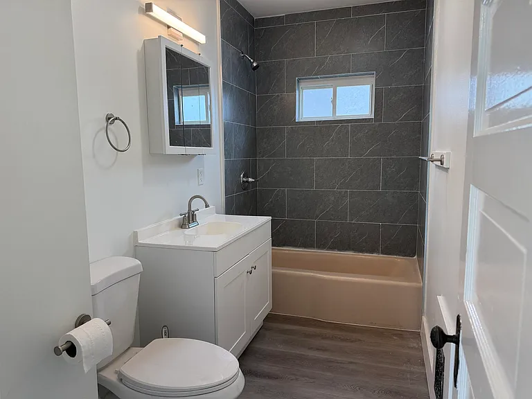 6 Holmes St #2 — Photo 13