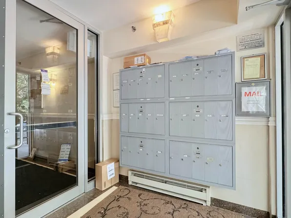 64-34 Grand Cent Parkway image 2 of 25