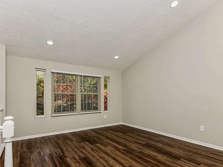 5305 Davidson Rd — Photo 2