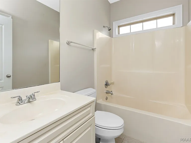 9729 Helmsley Cir — Photo 10