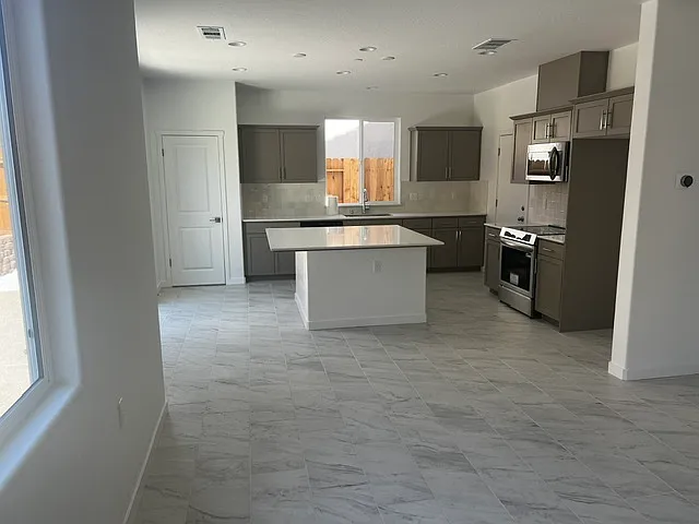 2950 E Veleta Dr — Photo 3