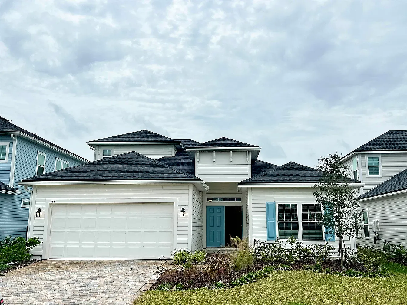 4 bed, 2210 sqft, $2,700 — Photo 2
