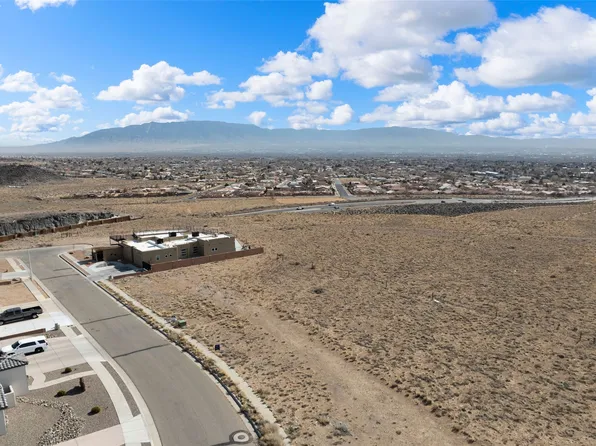 7908 Marigold Dr NW, Albuquerque, NM 87120
