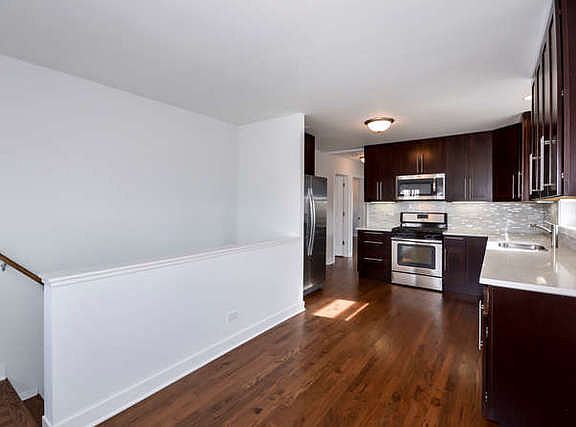5th image of 8904 Oleander Ave