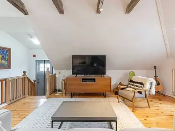 307 Palmerston Blvd #4, Toronto, ON M6G 2N5