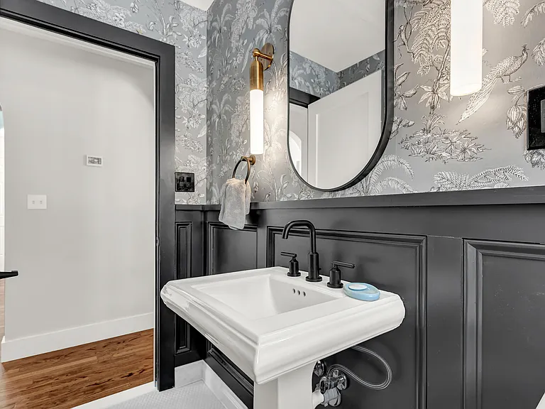 5 Main Dr — Photo 23